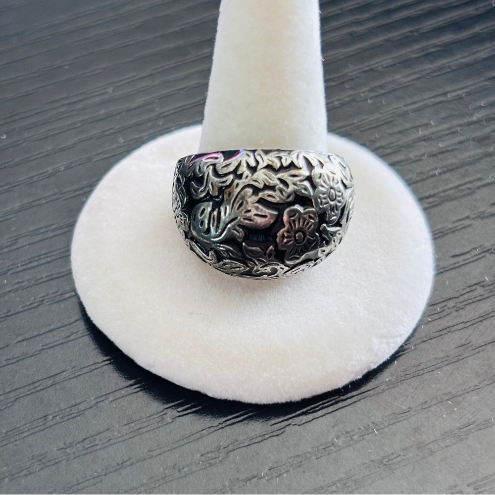 VINTAGE Sterling Silver Floral Dome Ring 925